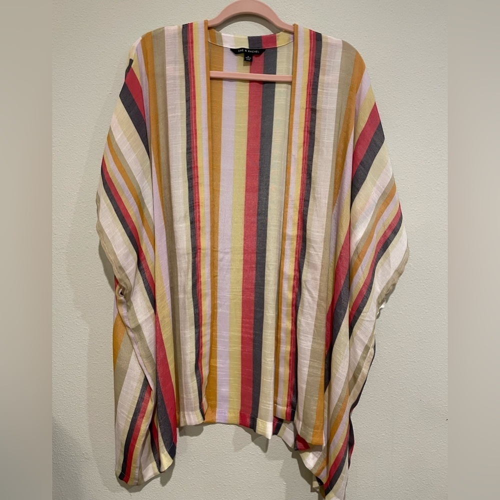 Women’s Zac & Rachel stripped Kimono. Size S